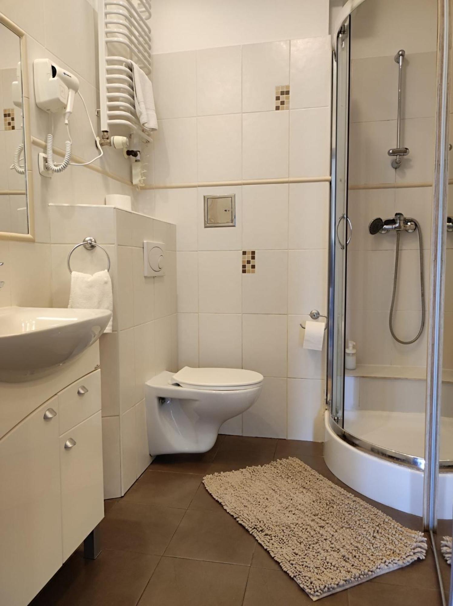 Prywatny Parking Apartament Zacisze By Rentoom Thorn Exterior foto